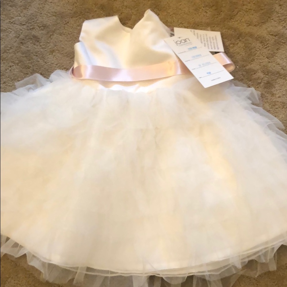 Blush silk tie with soft cream tulle